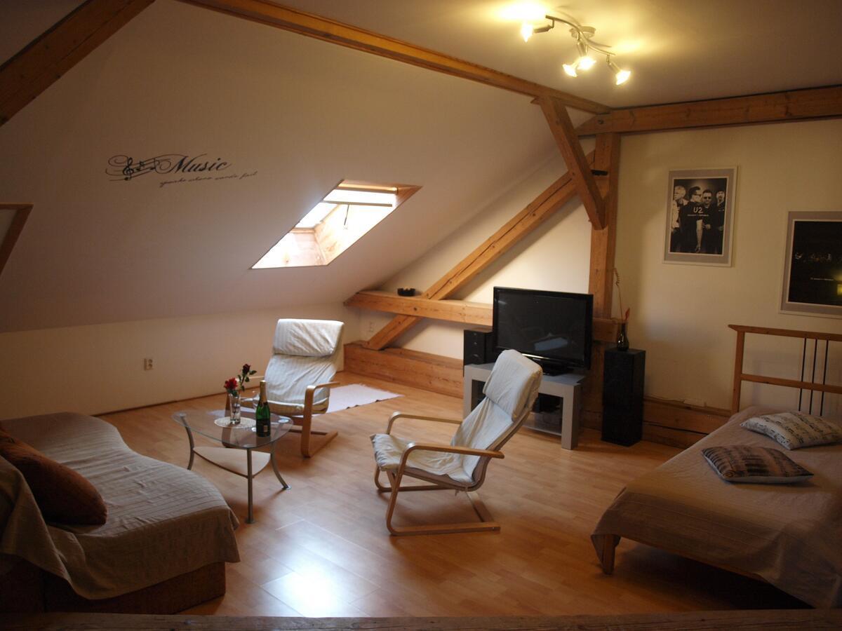 Rossa Apartment *