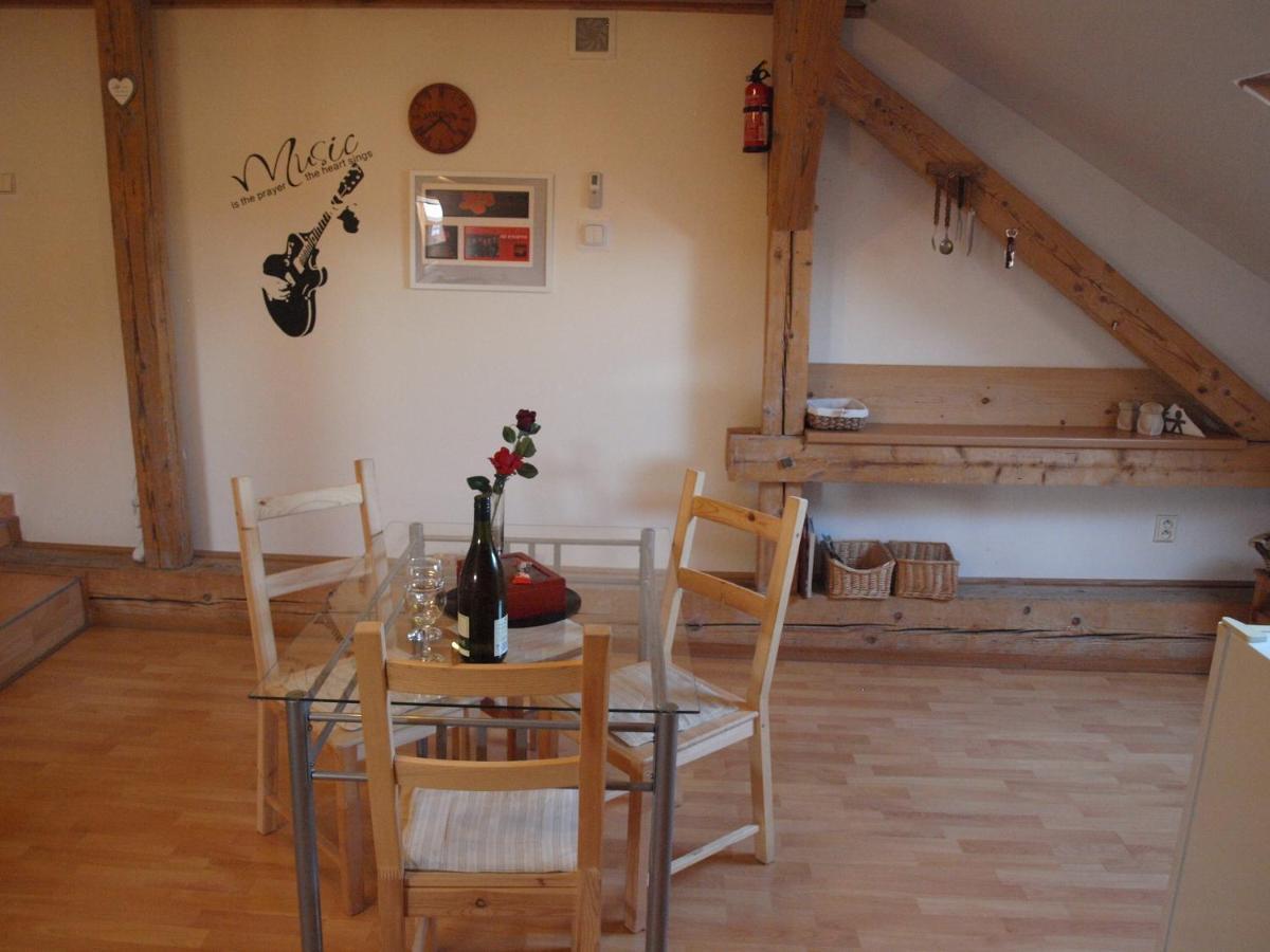 Rossa Apartment